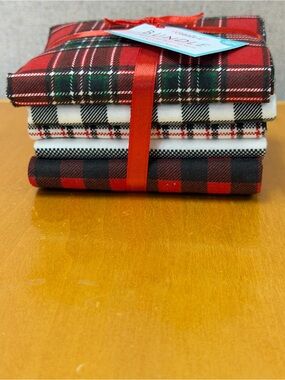 Holiday Plaid Throw Fabric Set - Red and Black